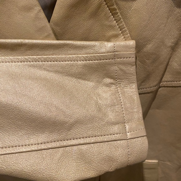 Sante Fe genuine leather Jacket (size 8)and skirt(size 6). - Picture 4 of 8